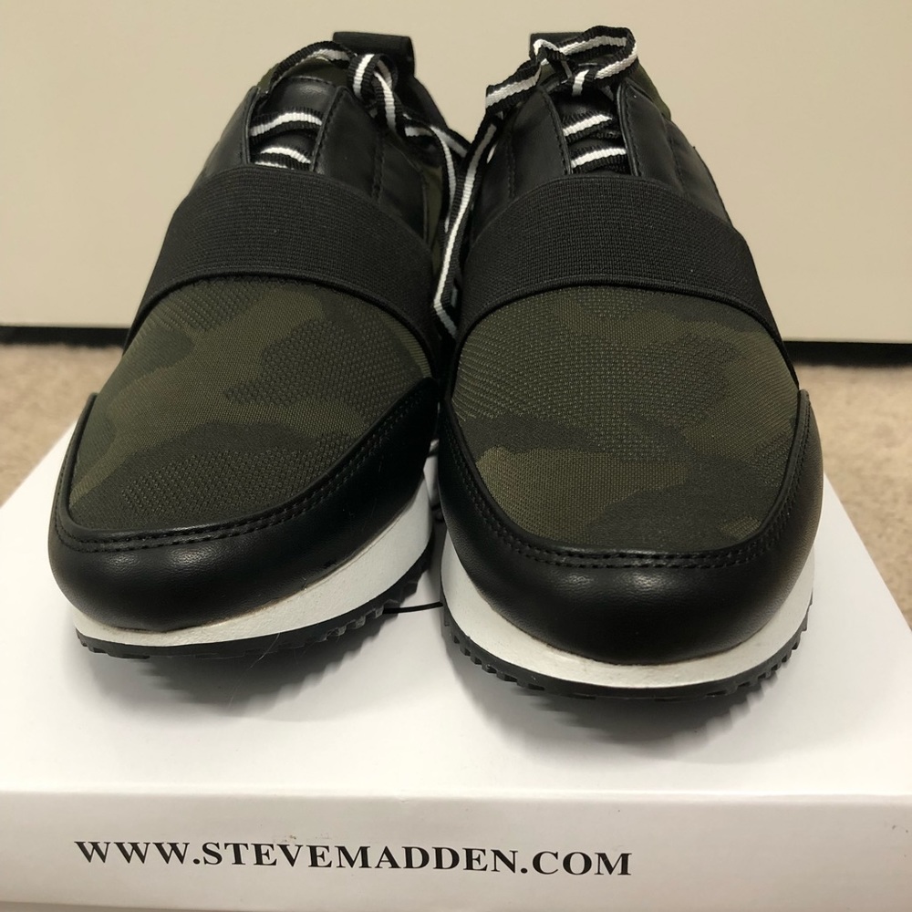 Steve Madden Antics Camouflage size 8